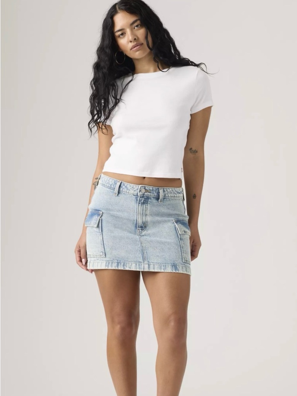 Levi’s women’s vintage Denim Cargo Pocket Mini Skirt - Size 27